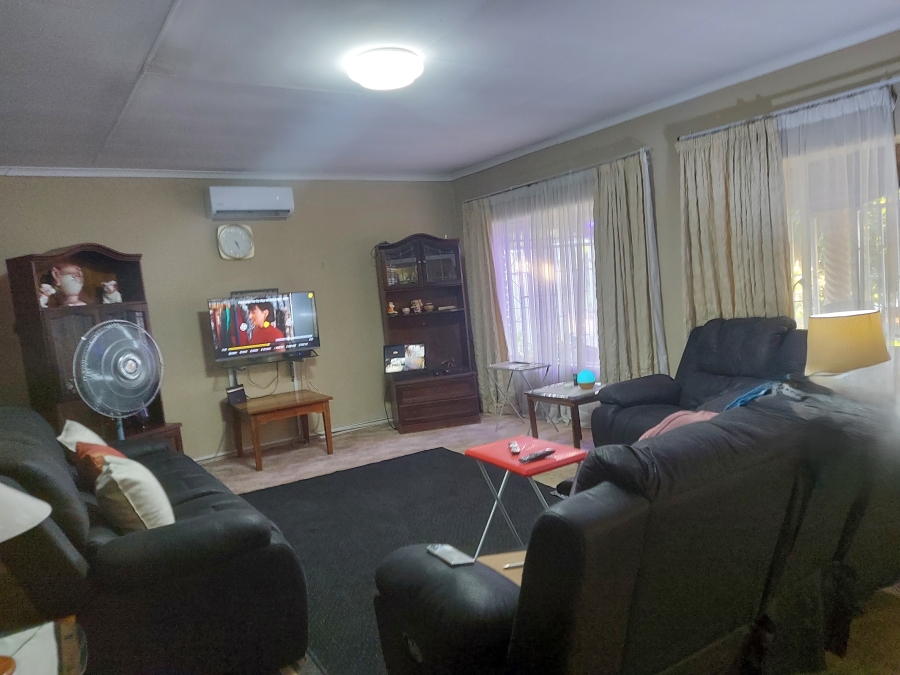 16 Bedroom Property for Sale in Oos Einde North West